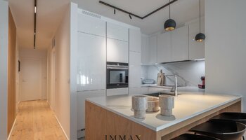 Prachtig gerenoveerd 3SLK-appartement gelegen vlakbij het Rubensplein en de zee