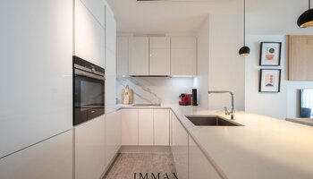 Prachtig gerenoveerd 3SLK-appartement gelegen vlakbij het Rubensplein en de zee