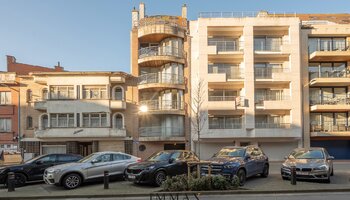 Prachtig gerenoveerd 3SLK-appartement gelegen vlakbij het Rubensplein en de zee