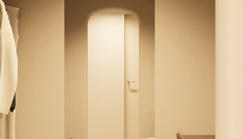 Luxueus gerenoveerde penthouse met zonnige terrassen gelegen te Dumortierlaan vlakbij de zee 