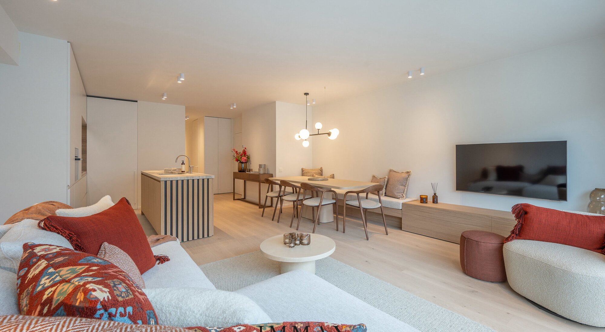 Prachtig gerenoveerd 3SLK-appartement gelegen vlakbij het Rubensplein en de zee