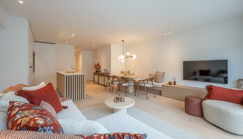 Magnifique appartement de 3 chambres entièrement rénové, situé à proximité de la place Rubens et de la mer