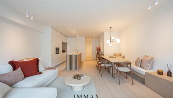 Magnifique appartement de 3 chambres entièrement rénové, situé à proximité de la place Rubens et de la mer