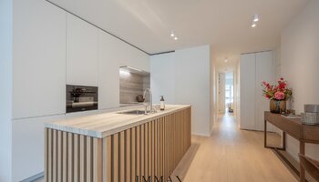 Magnifique appartement de 3 chambres entièrement rénové, situé à proximité de la place Rubens et de la mer