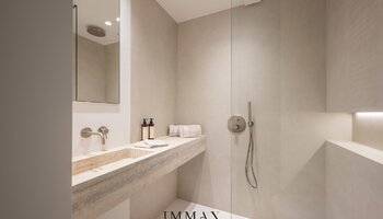 Magnifique appartement de 3 chambres entièrement rénové, situé à proximité de la place Rubens et de la mer