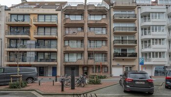 Magnifique appartement de 3 chambres entièrement rénové, situé à proximité de la place Rubens et de la mer