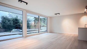 Appartement de deux chambres au rez-de-chaussée