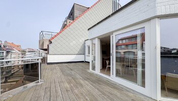 Magnifique et spacieux penthouse de 3 chambres avec de grandes terrasses, situé à proximité de la mer et du centre-ville