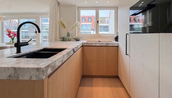 Magnifique et spacieux penthouse de 3 chambres avec de grandes terrasses, situé à proximité de la mer et du centre-ville