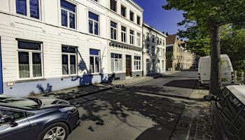 Lichtrijk appartement in karaktervol gebouw