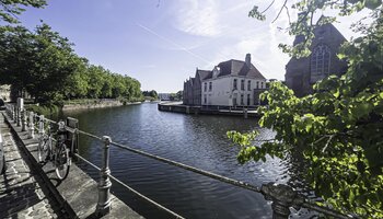 Lichtrijk appartement in karaktervol gebouw