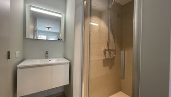 Appartement neuf avec 2 chambres situé près du centre-ville