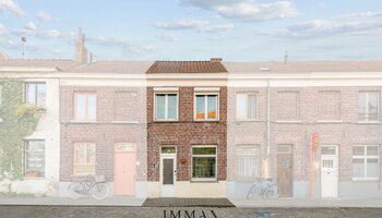 Charmante rijwoning in het centrum aan de Molens 