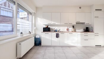 Instapklaar appartement met 2 slaapkamers en garage