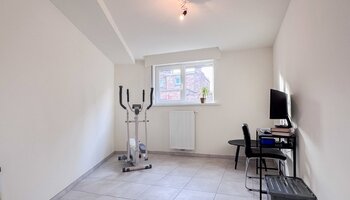 Instapklaar appartement met 2 slaapkamers en garage