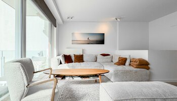 Uniek gelijkvloers appartement met extra benedenverdieping, terras en tuin