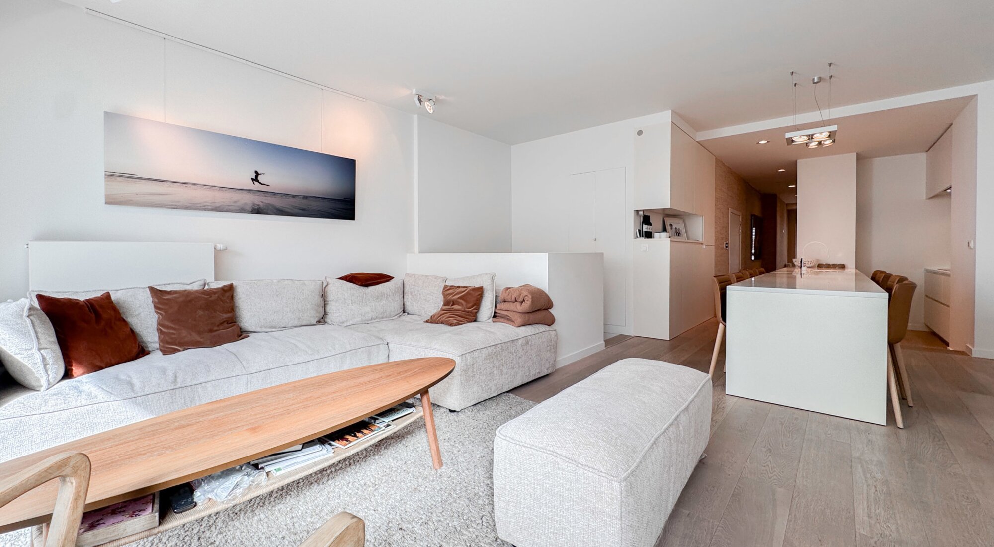 Uniek gelijkvloers appartement met extra benedenverdieping, terras en tuin