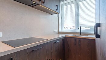 Gerenoveerd 2SLK-appartement met een open zicht