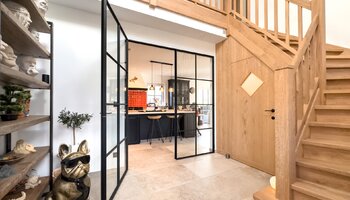 Villa récente (2023) sur un grand terrain de 900 m² offrant une grande intimité