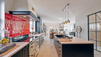 Villa récente (2023) sur un grand terrain de 900 m² offrant une grande intimité