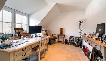 Villa récente (2023) sur un grand terrain de 900 m² offrant une grande intimité