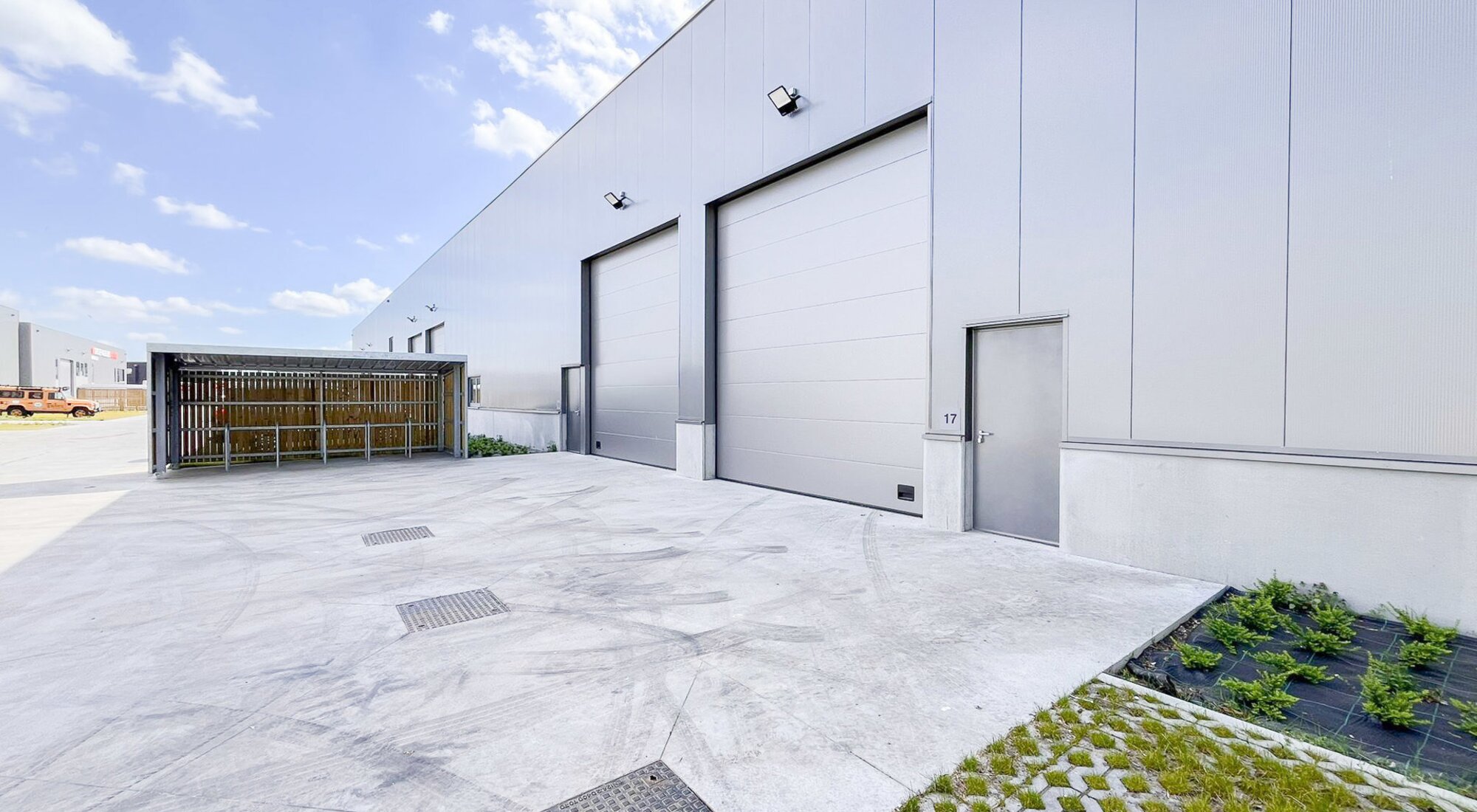 Nieuwbouw instapklare KMO-unit op strategische ligging 