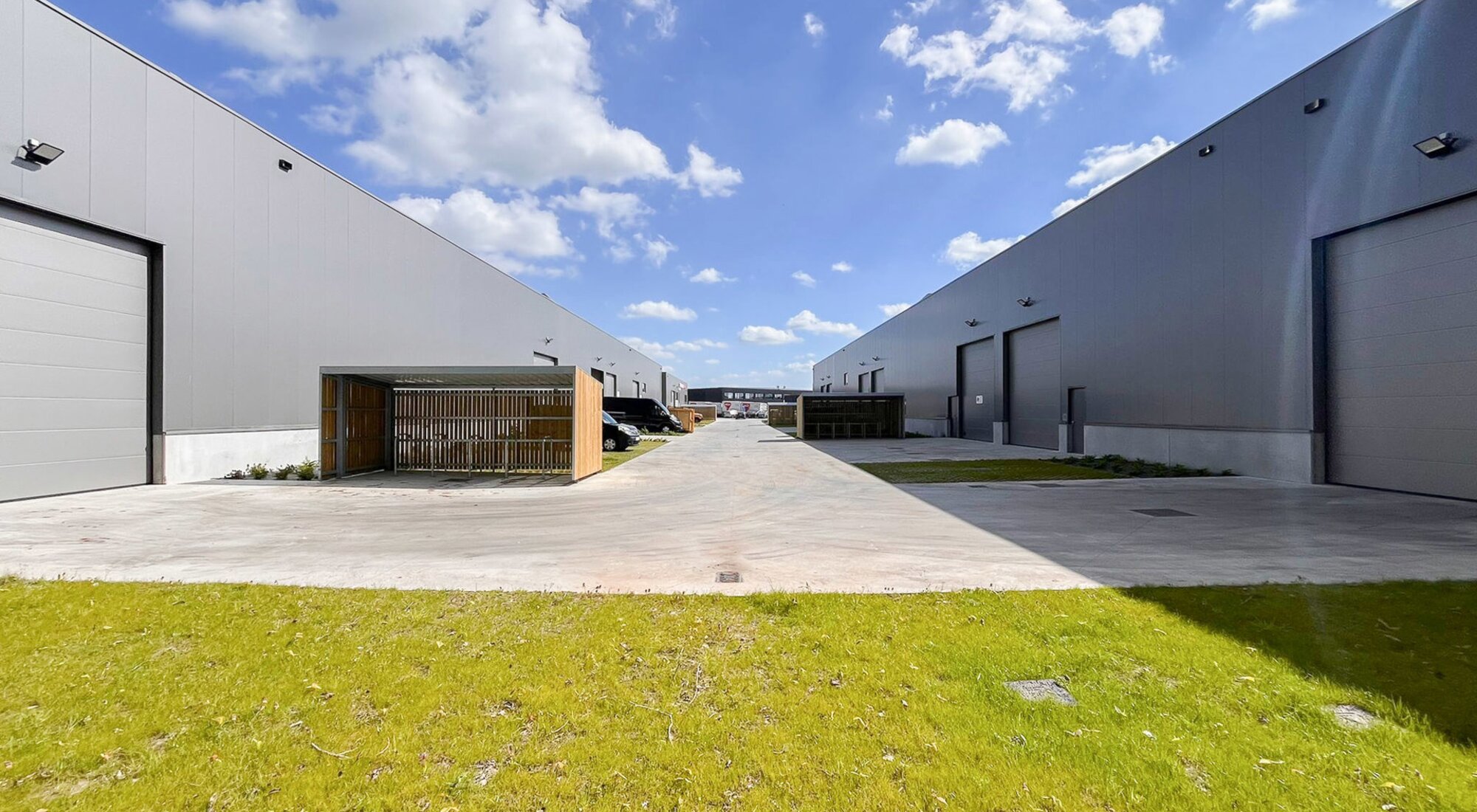 Nieuwbouw instapklare KMO-unit op strategische ligging 