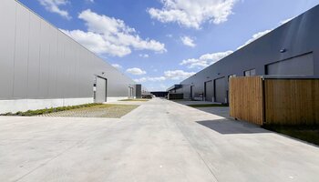 Nieuwbouw instapklare KMO-unit op strategische ligging 