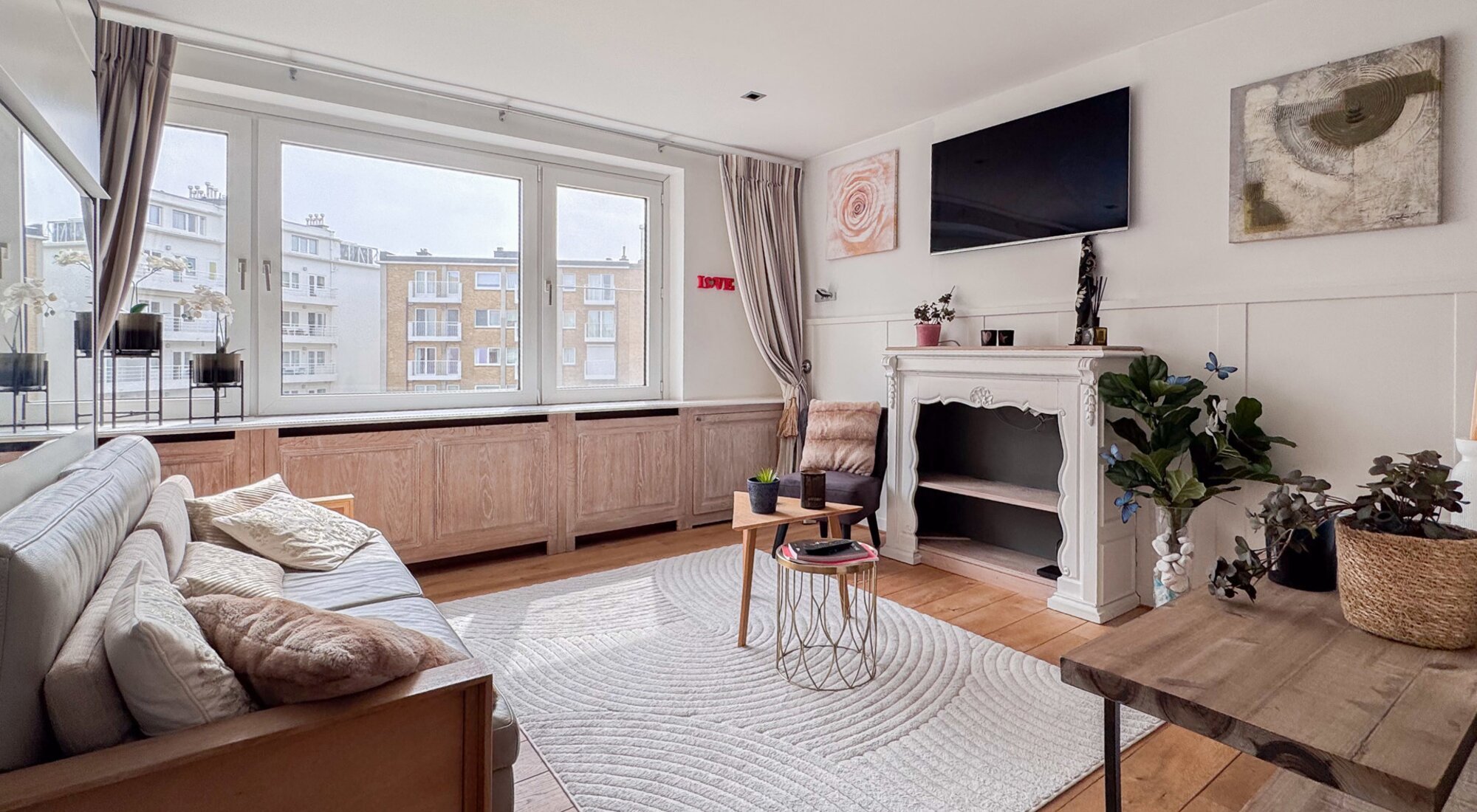 Studio aux finitions soignées avec vue dégagée, idéalement situé dans la Zoutelaan