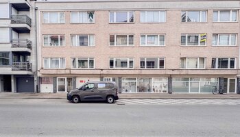 Studio aux finitions soignées avec vue dégagée, idéalement situé dans la Zoutelaan