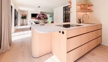 Subliem afgewerkte alleenstaande villa met 4SK op een uniek ruim perceel te Knokke