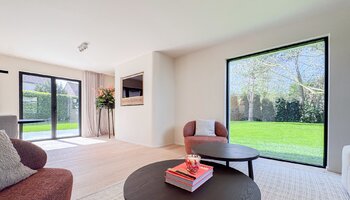 Subliem afgewerkte alleenstaande villa met 4SK op een uniek ruim perceel te Knokke