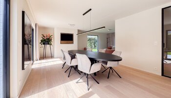 Subliem afgewerkte alleenstaande villa met 4SK op een uniek ruim perceel te Knokke