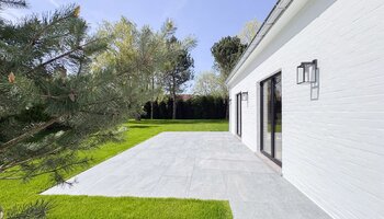 Subliem afgewerkte alleenstaande villa met 4SK op een uniek ruim perceel te Knokke