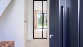 Subliem afgewerkte alleenstaande villa met 4SK op een uniek ruim perceel te Knokke