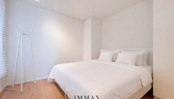 Appartement neuf unique de 2 chambres avec vue sur la place Driehoeksplein, dans le quartier du Zoute