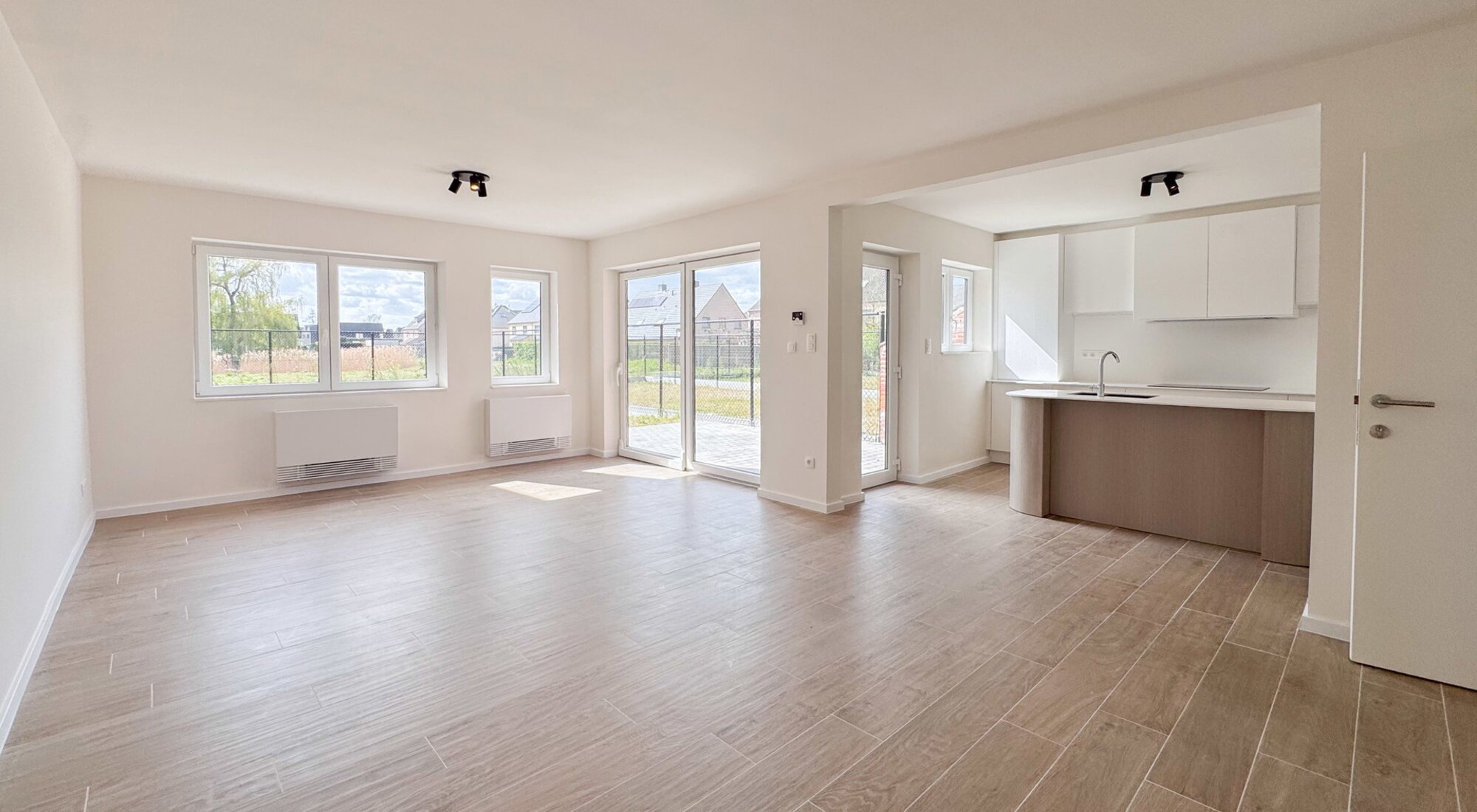 Maison prête à emménager avec jardin bien orienté et garage