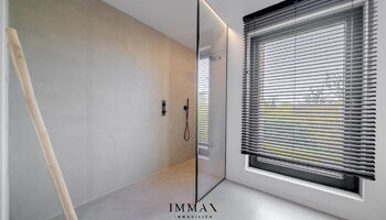 Moderne villa in groene omgeving