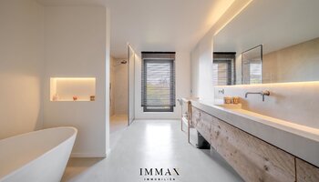 Moderne villa in groene omgeving