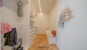 Moderne villa in groene omgeving