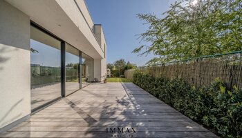 Moderne villa in groene omgeving