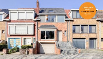 Charmante maison comprenant 3 chambres spacieuses et garage