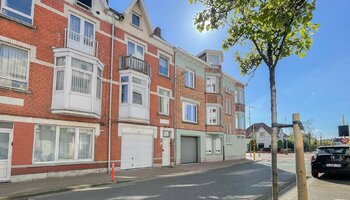 Te renoveren woning met inpandige garage vlakbij het Zegemeer
