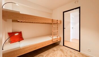 Ruim en luxueus gerenoveerd 3SLK-appartement op de Zeedijk in Heist