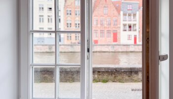 Karaktervolle opbrengsteigendom op toplocatie langs de Brugse reien