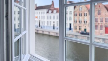 Karaktervolle opbrengsteigendom op toplocatie langs de Brugse reien