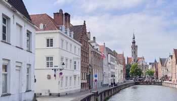 Karaktervolle opbrengsteigendom op toplocatie langs de Brugse reien