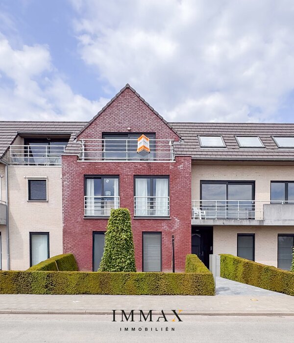 Instapklaar appartement met 2 slaapkamers & inpandige garage