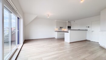 Instapklaar appartement met 2 slaapkamers & inpandige garage