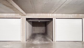 Instapklaar appartement met 2 slaapkamers & inpandige garage